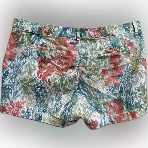Old Navy Tropical Print Shorts - Picture 4 of 6